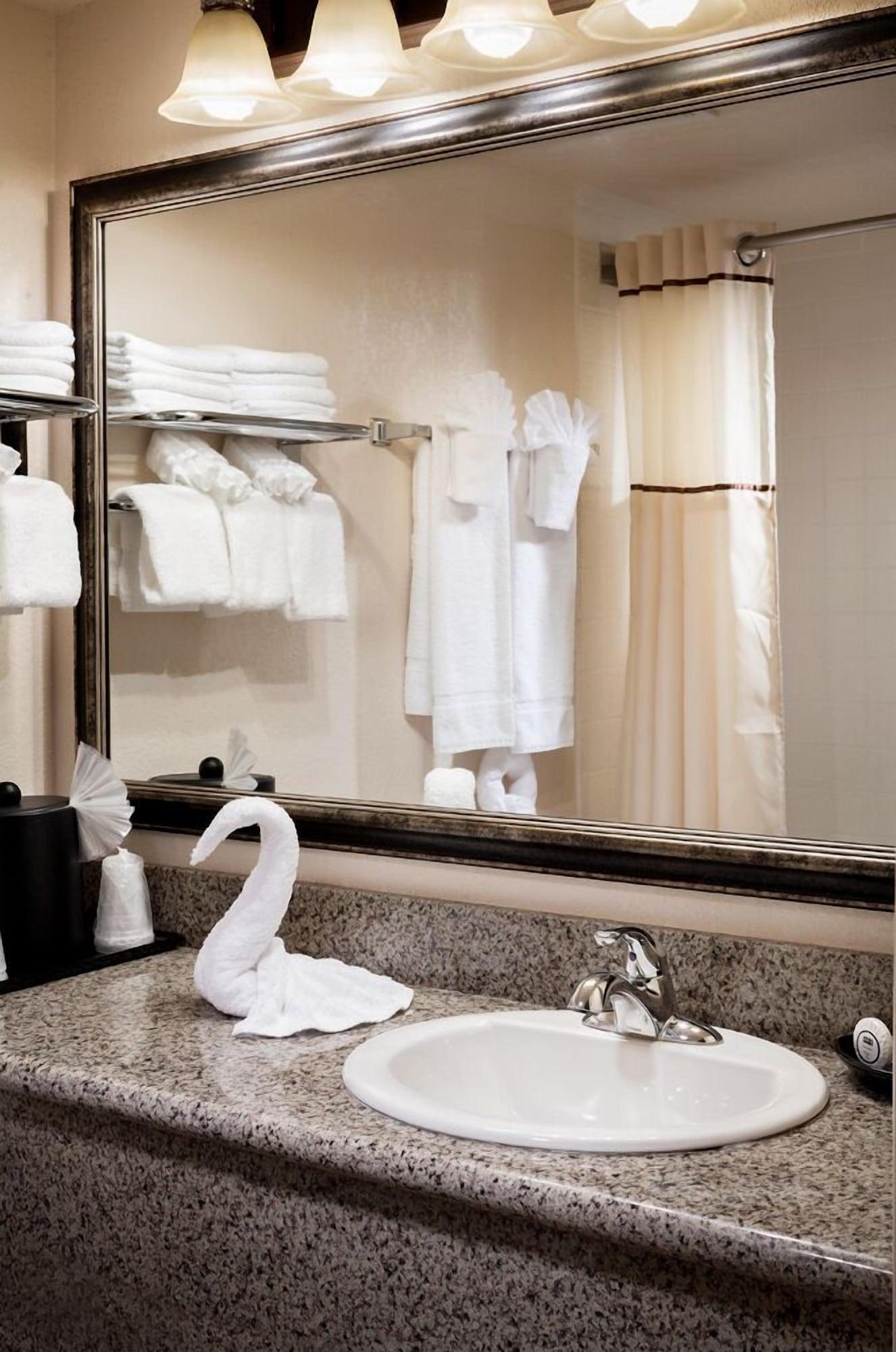Castle Inn And Suites Anaheim Eksteriør bilde