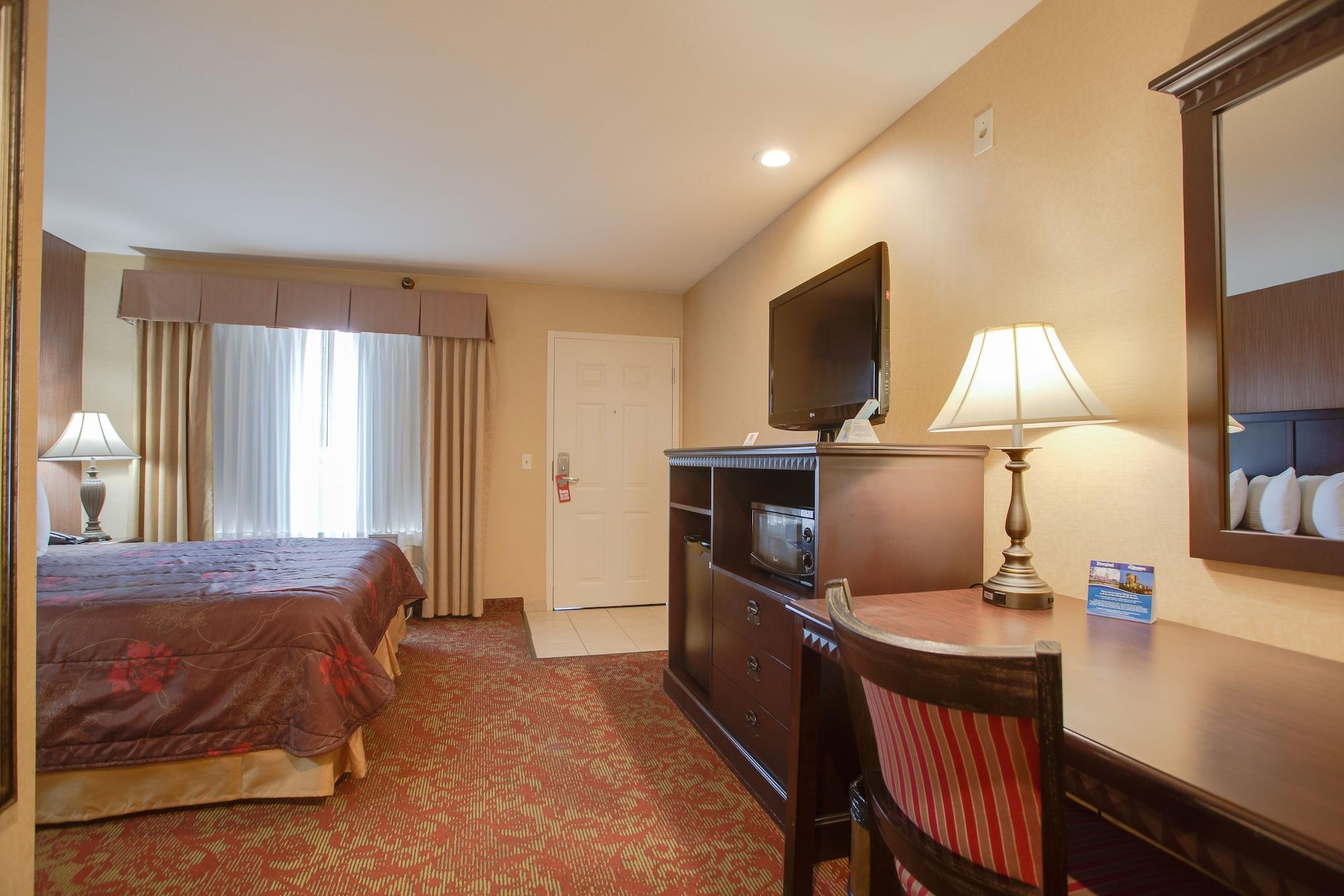 Castle Inn And Suites Anaheim Eksteriør bilde