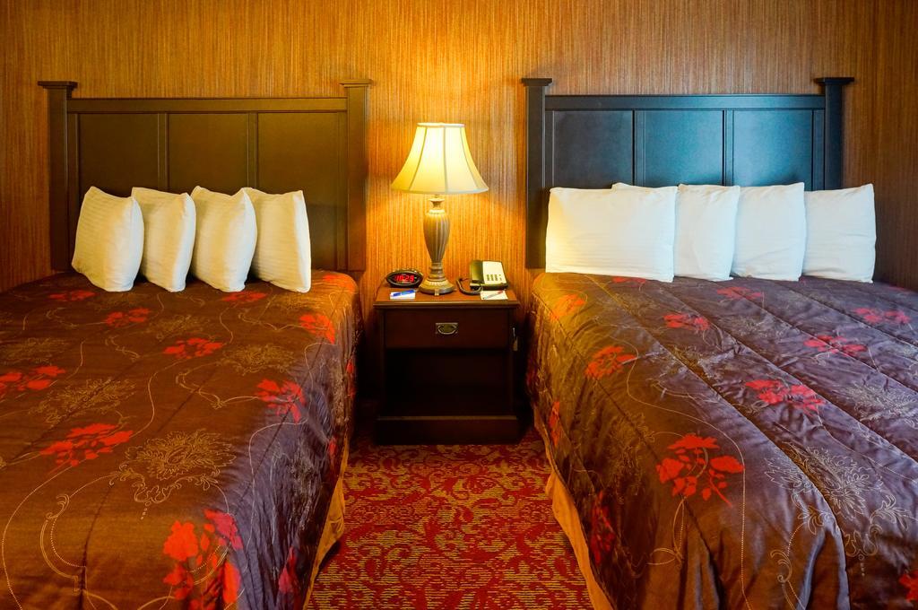 Castle Inn And Suites Anaheim Eksteriør bilde