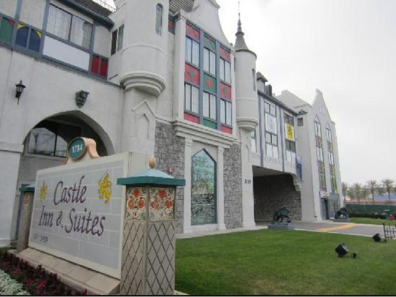 Castle Inn And Suites Anaheim Eksteriør bilde