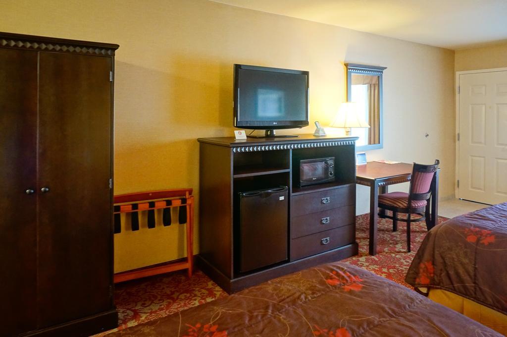 Castle Inn And Suites Anaheim Eksteriør bilde