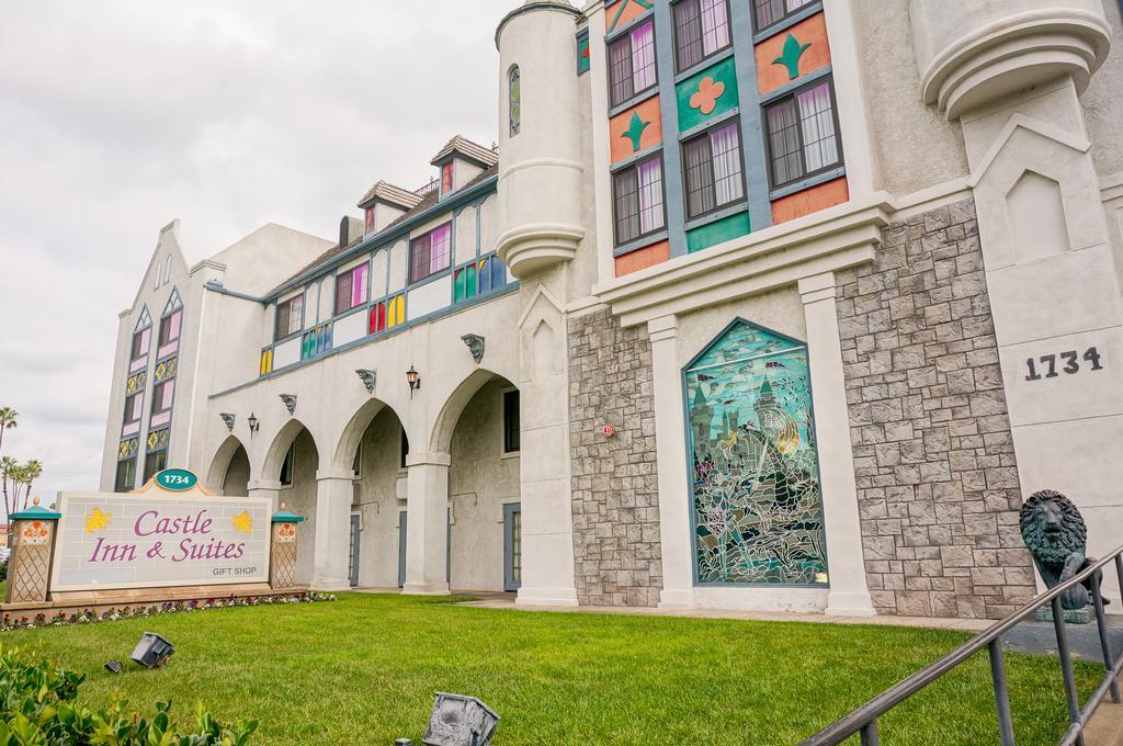 Castle Inn And Suites Anaheim Eksteriør bilde