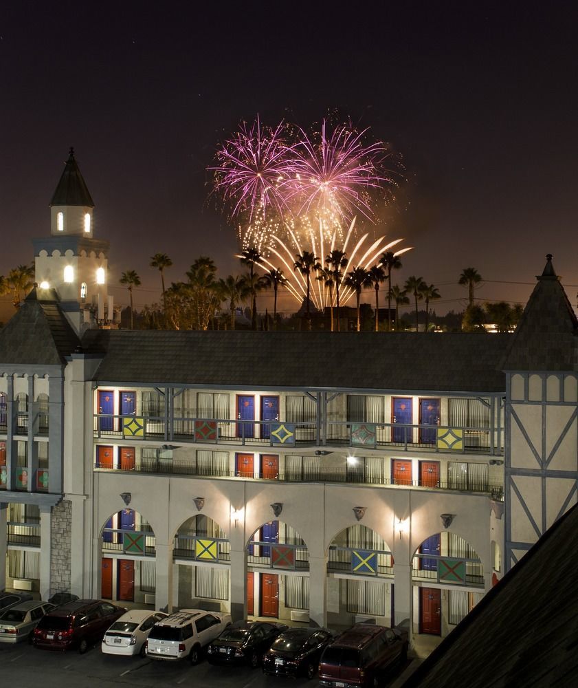 Castle Inn And Suites Anaheim Eksteriør bilde
