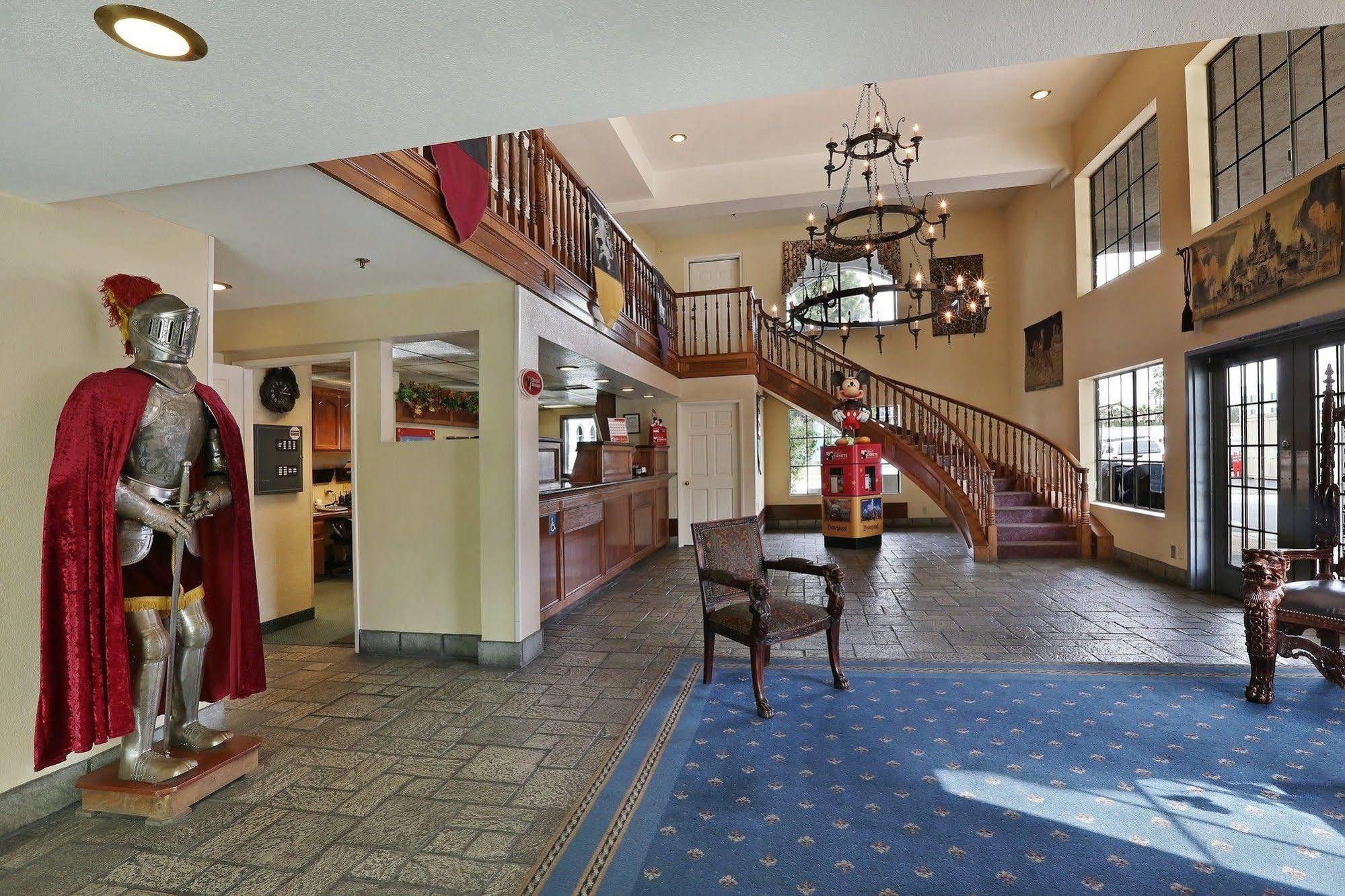 Castle Inn And Suites Anaheim Eksteriør bilde