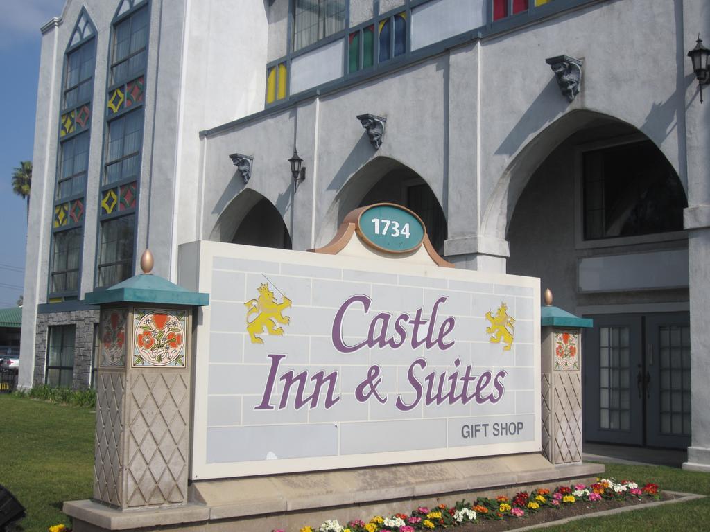 Castle Inn And Suites Anaheim Eksteriør bilde